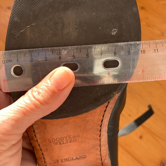 Black boots - Picture 12 of 15